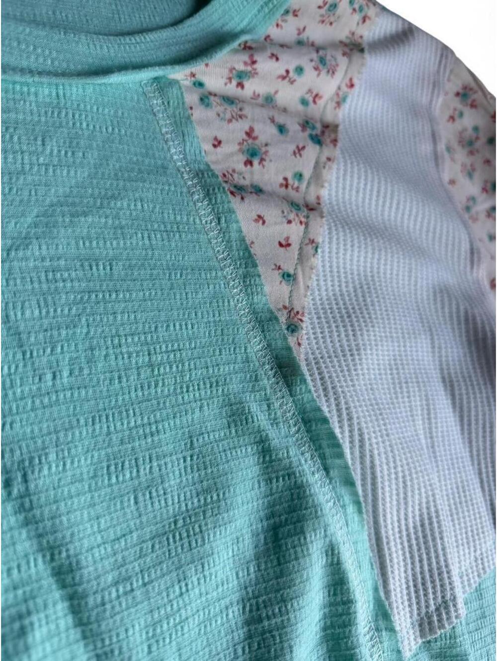 POL Exposed Seam Floral Patchwork Top L Aqua Boho Slub Knit Boutique - Picture 6 of 7
